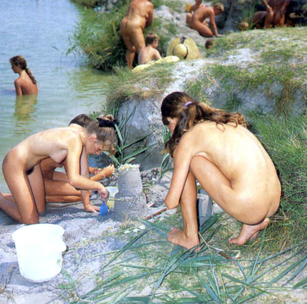 Very old photos of a family nudism - a retro a nudism [Bodyart Collection]