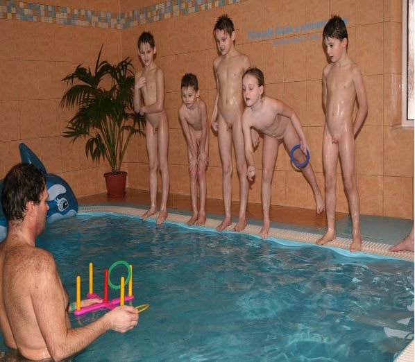 Family nudism of a photo - bare rest in a sauna [Bodyart Collection]