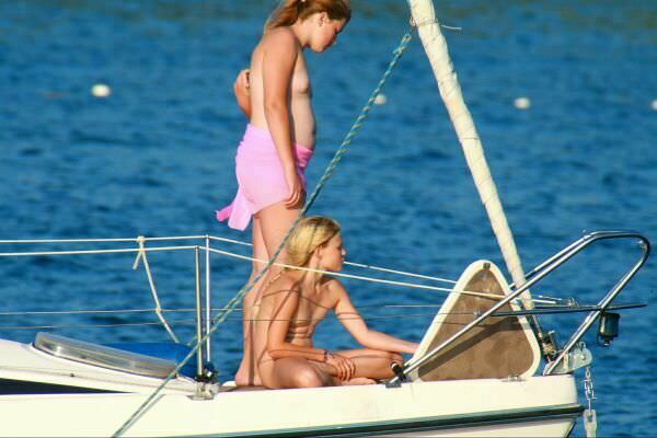 Mother and the daughter the nudist on the yacht [Bodyart Collection]