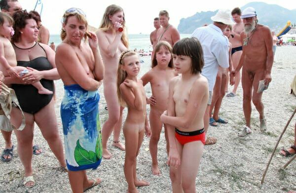 Nudism on the Black Sea - Purenudism photo [Bodyart Collection]