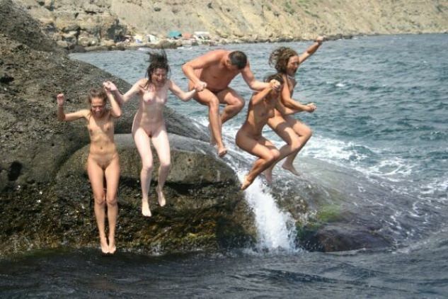 Purenudism photo - students nudists | Studenten der Nudisten [Bodyart Collection]